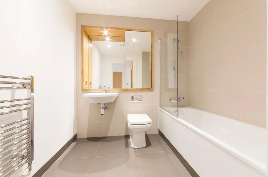 Modern 1 Bed Apartment Canary Wharf O2 Arena Excel London With Great Transport Links エクステリア 写真