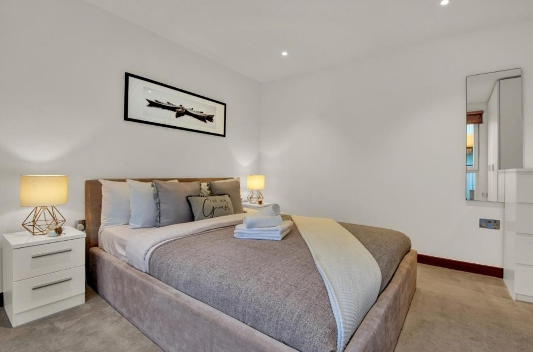 Modern 1 Bed Apartment Canary Wharf O2 Arena Excel London With Great Transport Links エクステリア 写真